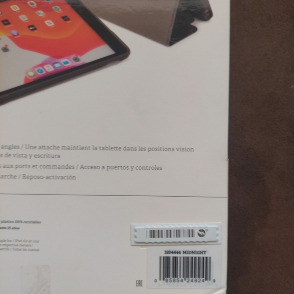 Case Logic Snapview Folio Case for 10.2  iPad - Picture 2 of 6